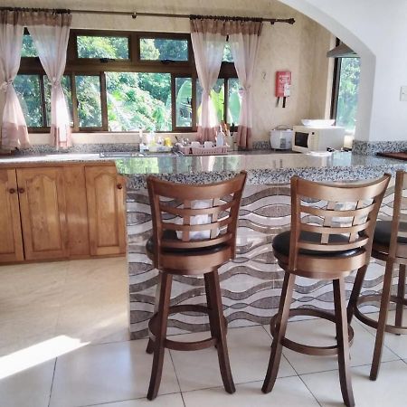 Belle Rose Vue Guest House Baie Sainte Anne エクステリア 写真